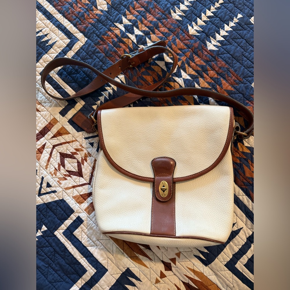 Vintage Coach Sheridan Crossbody Pebbled Leather Bag | White/Cream/Brown